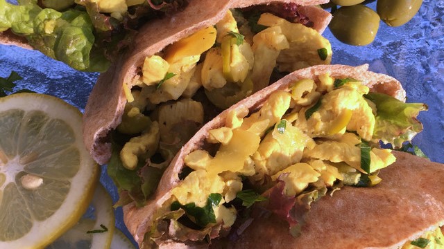 Moroccan inspired chicken lemon & olives pita
