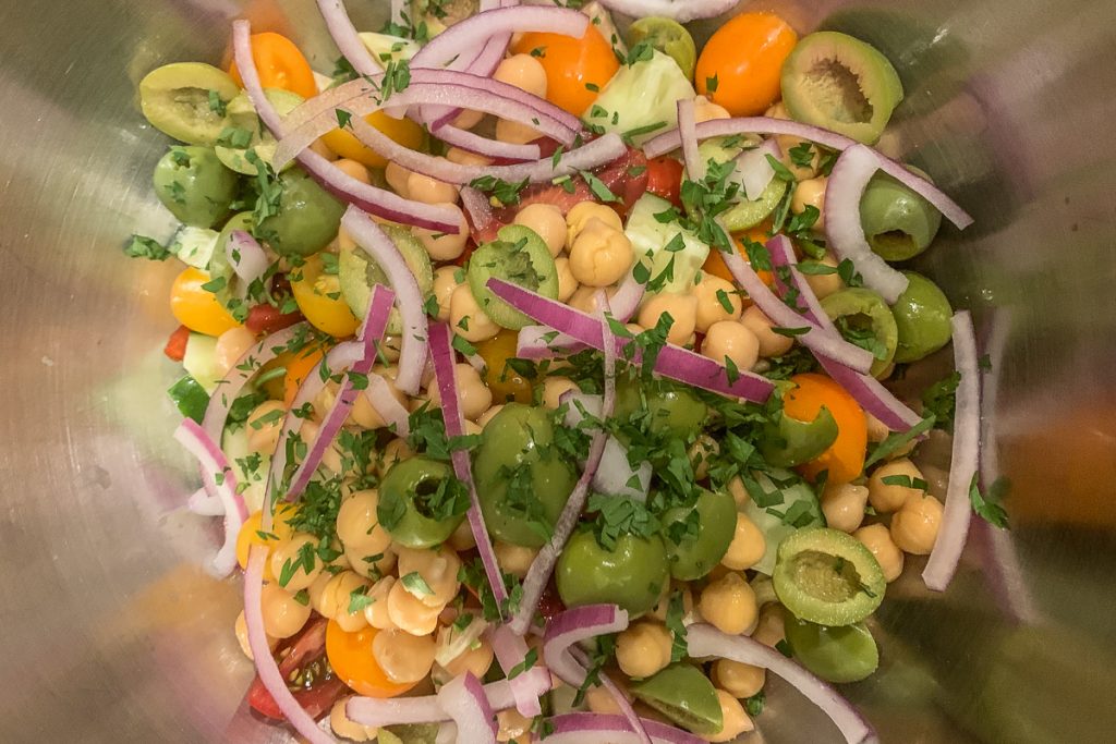 Chickpea Artichoke Salad Mix